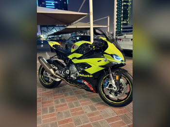 بي ام دبليو  بي ام دبليو أم 1000 أر أر50 يونيفيرسري -  2022 - اللون اخضر -  الضمان