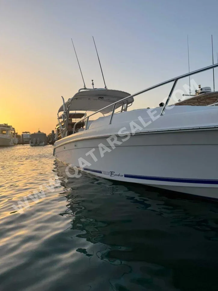 الظاعن  البحرين  2021  أبيض  36 قدم  مع موقف