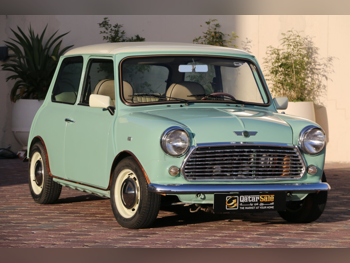 ميني  روفر  1.3 اي  1977  اوتوماتيك  16,000 كم  4 سلندر  سحب امامي  كلاسك  اخضر فاتح