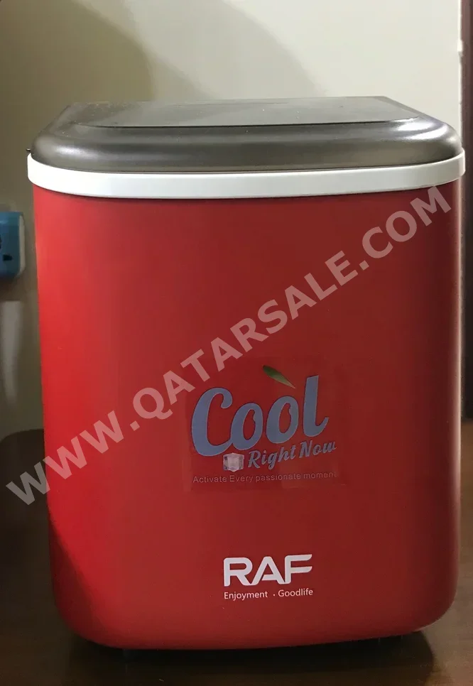 ثلاجة مدمجة - أحمر