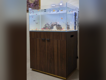 أحواض السمك - بنى  90 سنتيمتر  60 سنتيمتر  مع خزنة  90 سنتيمتر