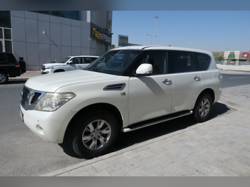 نيسان  باترول  اس اي  2013  اوتوماتيك  260,000 كم  8 سلندر  دفع رباعي  اس يو في  أبيض