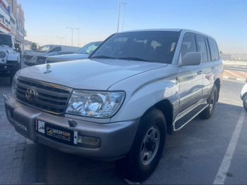 تويوتا  لاند كروزر  في اكس ار  2004  عادي  53,704 كم  6 سلندر  دفع رباعي  اس يو في  أبيض