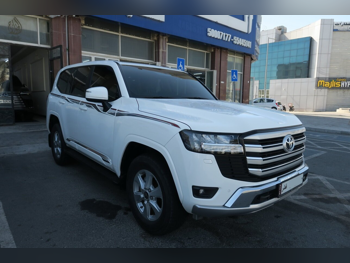 Toyota  Land Cruiser  GXR  2024  Automatic  53,000 Km  6 Cylinder  Four Wheel Drive (4WD)  SUV  White  With Warranty