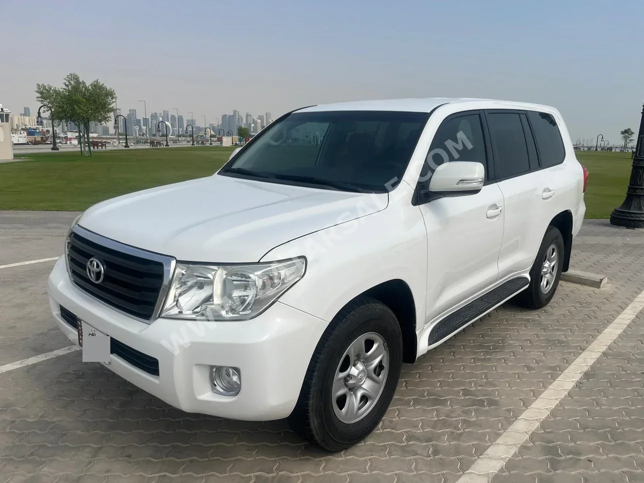 Toyota  Land Cruiser  G  2012  Automatic  270,000 Km  6 Cylinder  Four Wheel Drive (4WD)  SUV  White