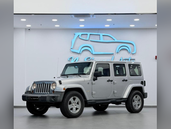 جييب  رانجلار  2012  اوتوماتيك  297,000 كم  6 سلندر  دفع رباعي  اس يو في  فضي