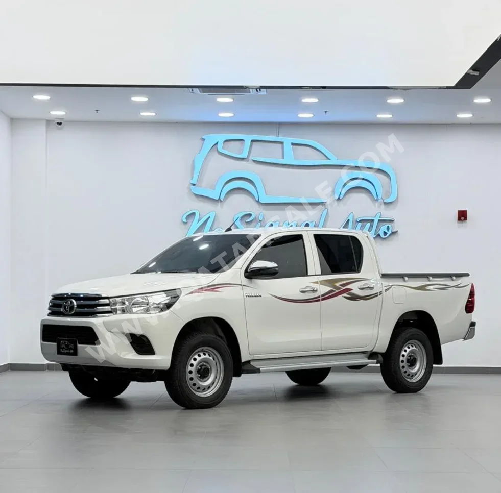 تويوتا  هاي لوكس  2025  اوتوماتيك  10,000 كم  4 سلندر  دفع رباعي  بيكب  أبيض  تحت الضمان