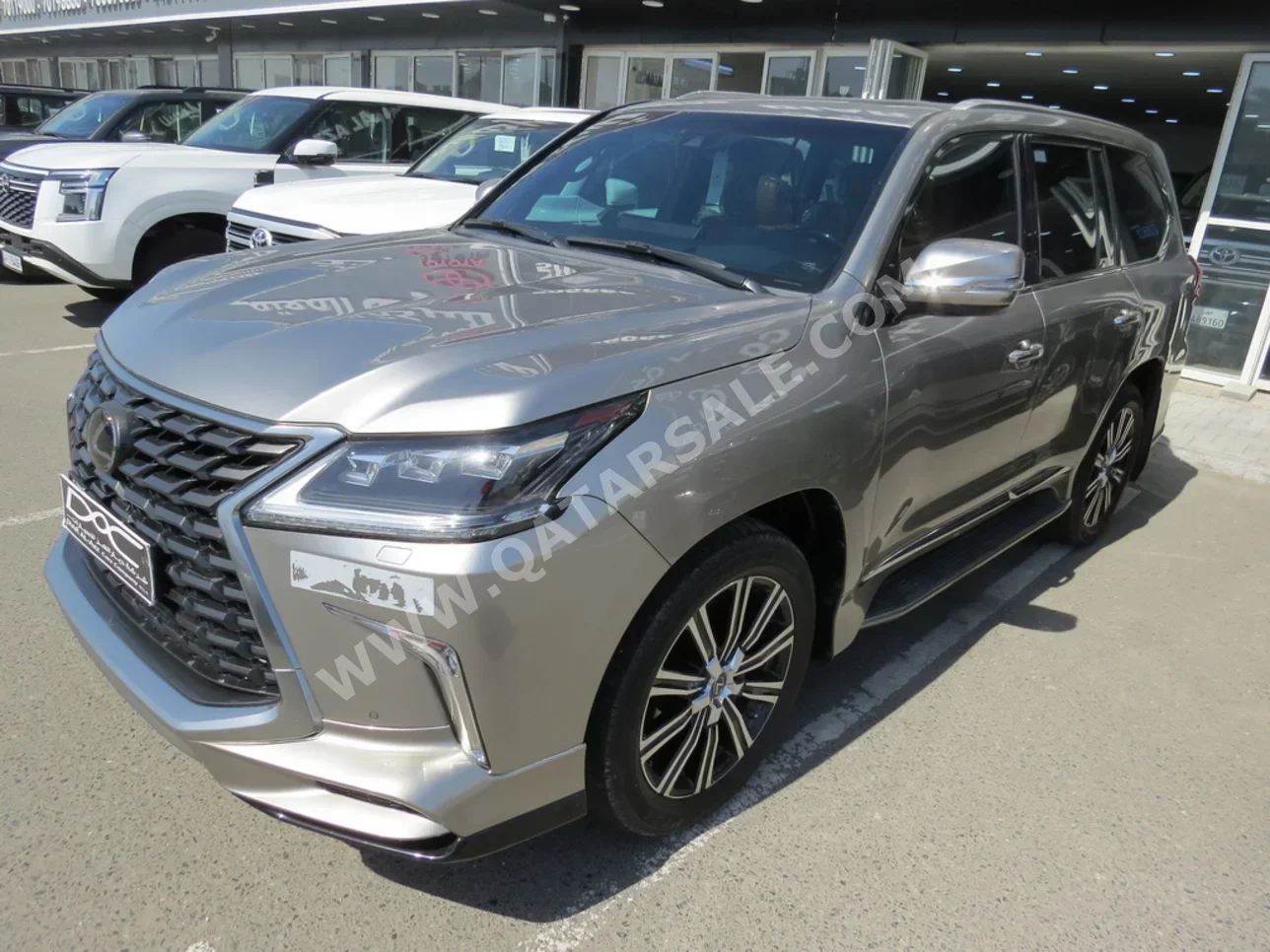 لكزس  ال اكس  570 اس  2021  اوتوماتيك  36,000 كم  8 سلندر  دفع رباعي  اس يو في  رمادي