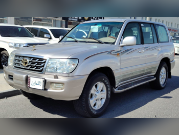 Toyota  Land Cruiser  VXR  2003  Manual  264,000 Km  8 Cylinder  Four Wheel Drive (4WD)  SUV  Gold