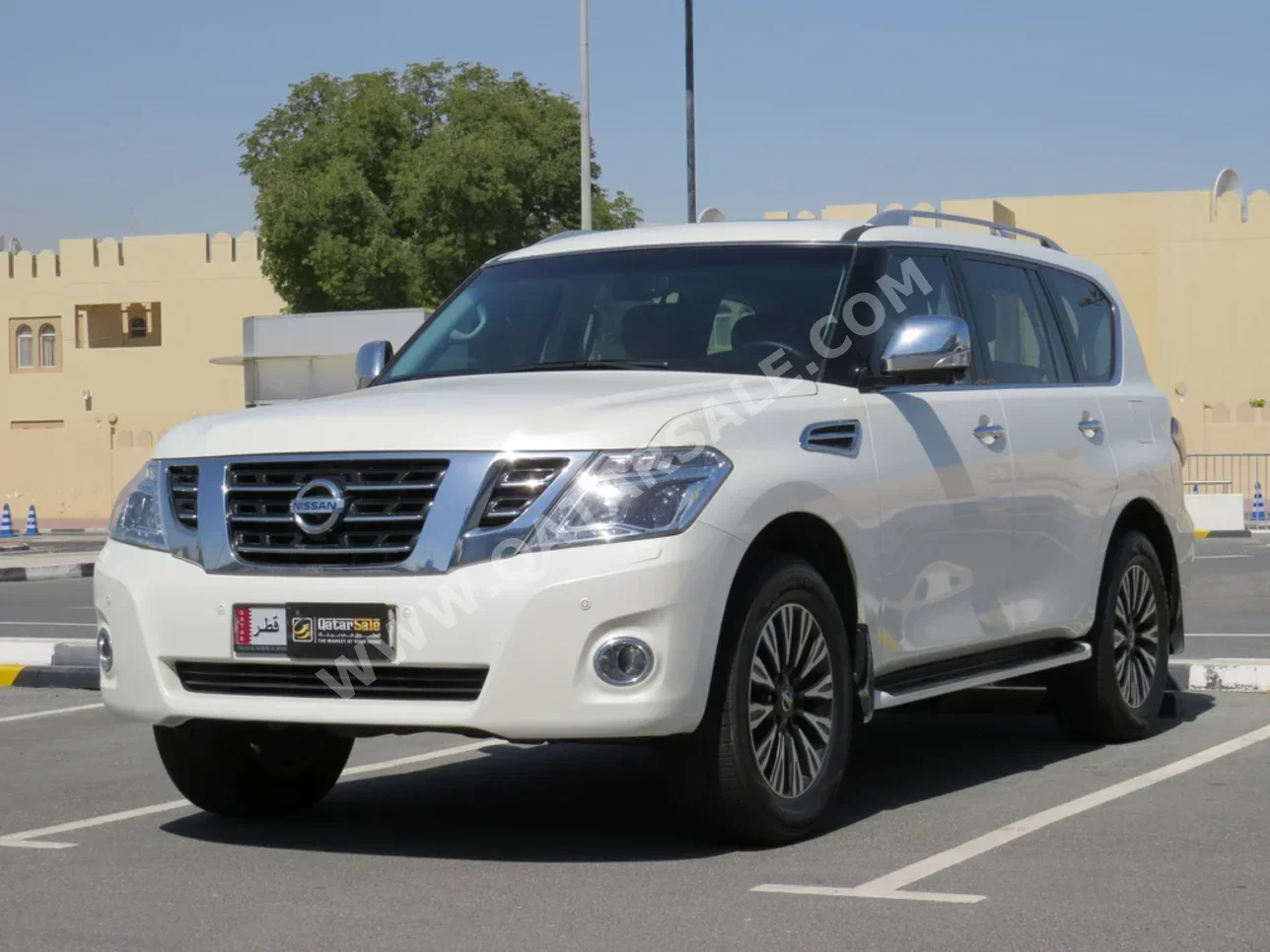 نيسان  باترول  بلاتنيوم  2017  اوتوماتيك  140,000 كم  6 سلندر  دفع رباعي  اس يو في  أبيض