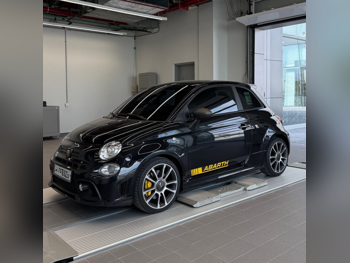 Fiat  695  Abarth  2023  Automatic  11,000 Km  4 Cylinder  Front Wheel Drive (FWD)  Hatchback  Black  With Warranty
