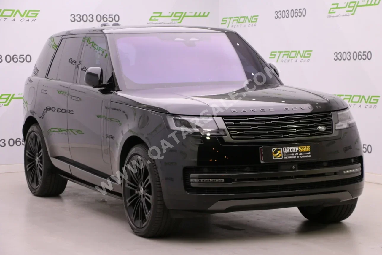 لاند روفر رنج روفر فوج اتش اس اي 2023 اوتوماتيك 50,000 كم 8 سلندر دفع رباعي اس يو في أسود تحت الضمان