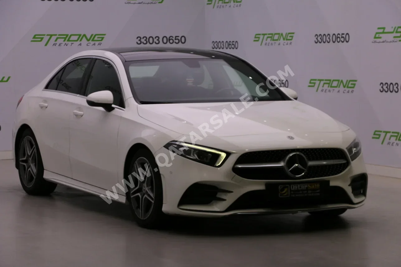 مرسيدس - بنز  ايه - كلاس  200  2022  اوتوماتيك  74,000 كم  4 سلندر  دفع خلفي  سيدان  أبيض