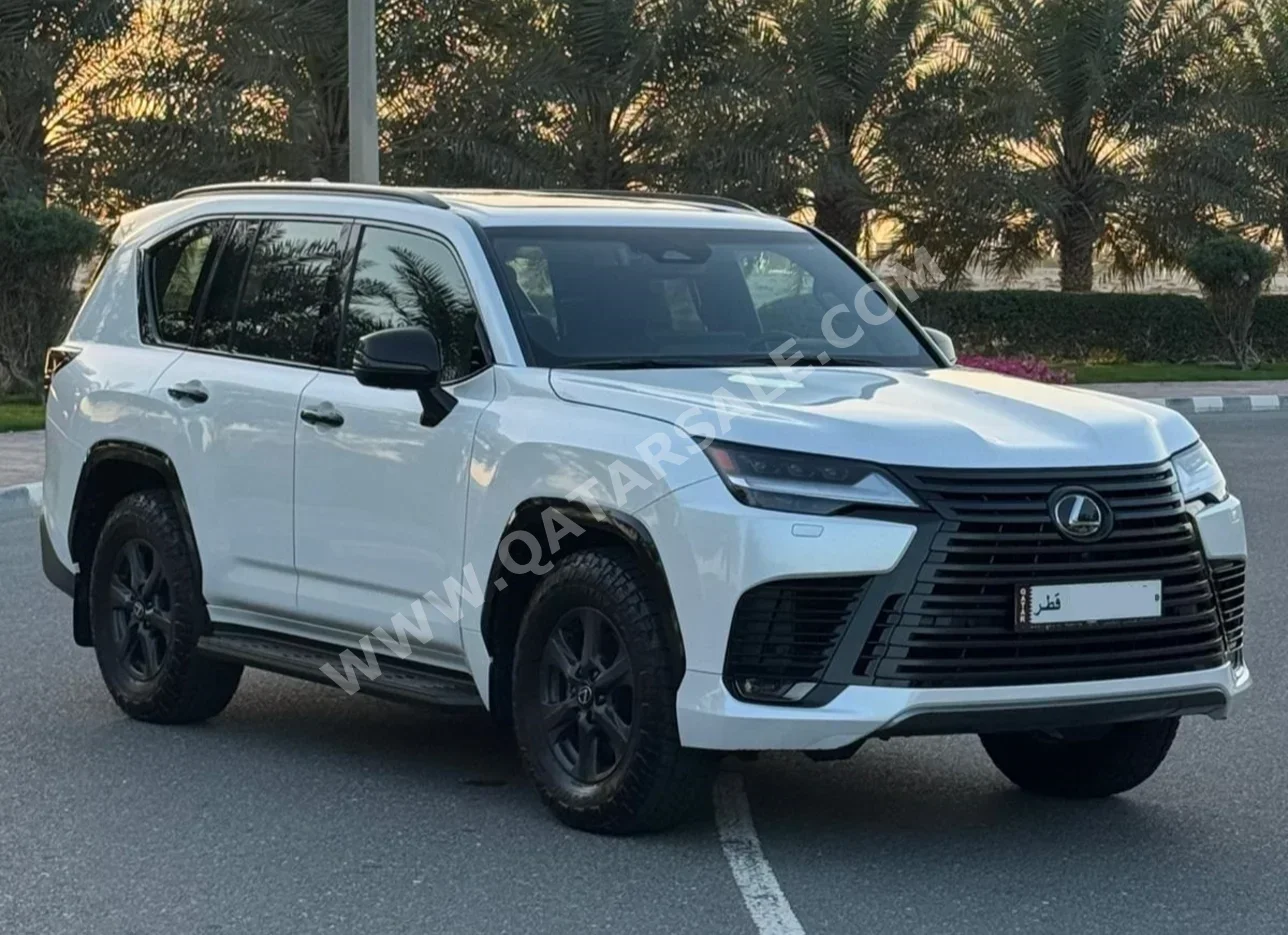 Lexus LX 600 Overtrail 2025 Automatic 2,000 Km 6 Cylinder Four Wheel Drive (4WD) SUV White With Warranty