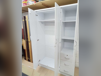 خزائن ودواليب الملابس والزينة - خزائن - أبيض