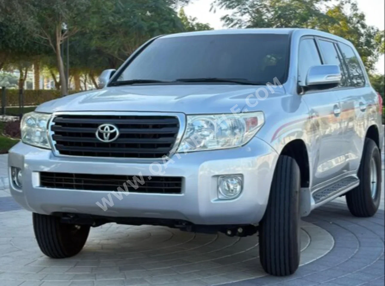 تويوتا  لاند كروزر  جي اكس  2013  اوتوماتيك  316,000 كم  6 سلندر  دفع رباعي  اس يو في  فضي