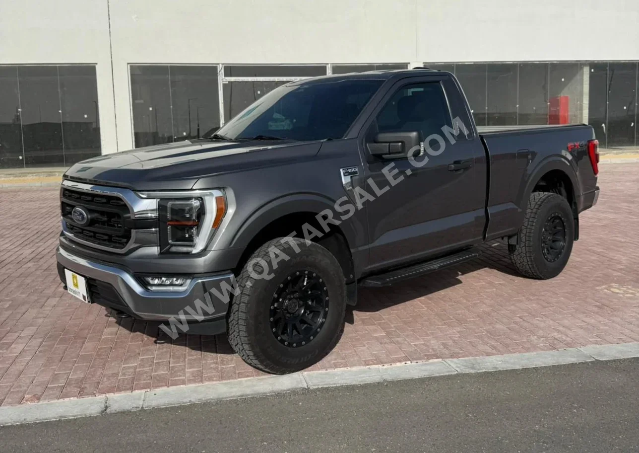 Ford  F  150 XLT  2022  Automatic  385,000 Km  6 Cylinder  Four Wheel Drive (4WD)  Pick Up  Gray