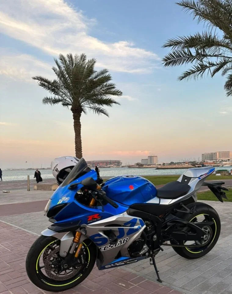 Suzuki GSXR-1000 R - 2021 - Color Blue & Silver Sportbike For Sale in Qatar