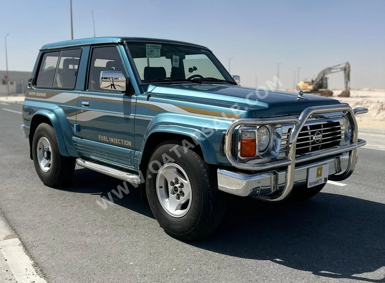 Nissan Patrol Super Safari 1995 Manual 276,663 Km 6 Cylinder Four Wheel Drive (4WD) SUV Gray