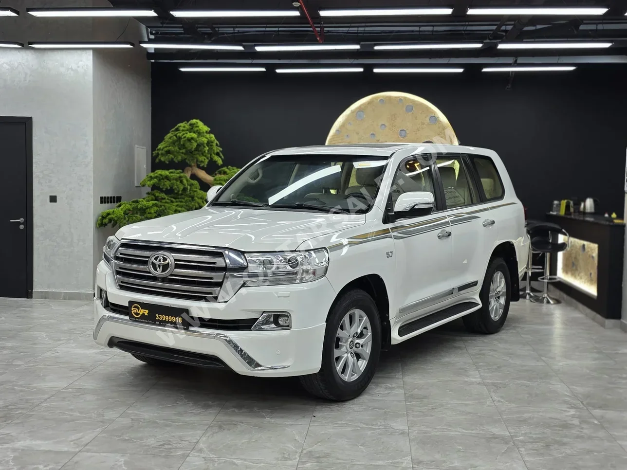 تويوتا  لاند كروزر  في اكس ار  2018  اوتوماتيك  282,000 كم  8 سلندر  دفع رباعي  اس يو في  أبيض