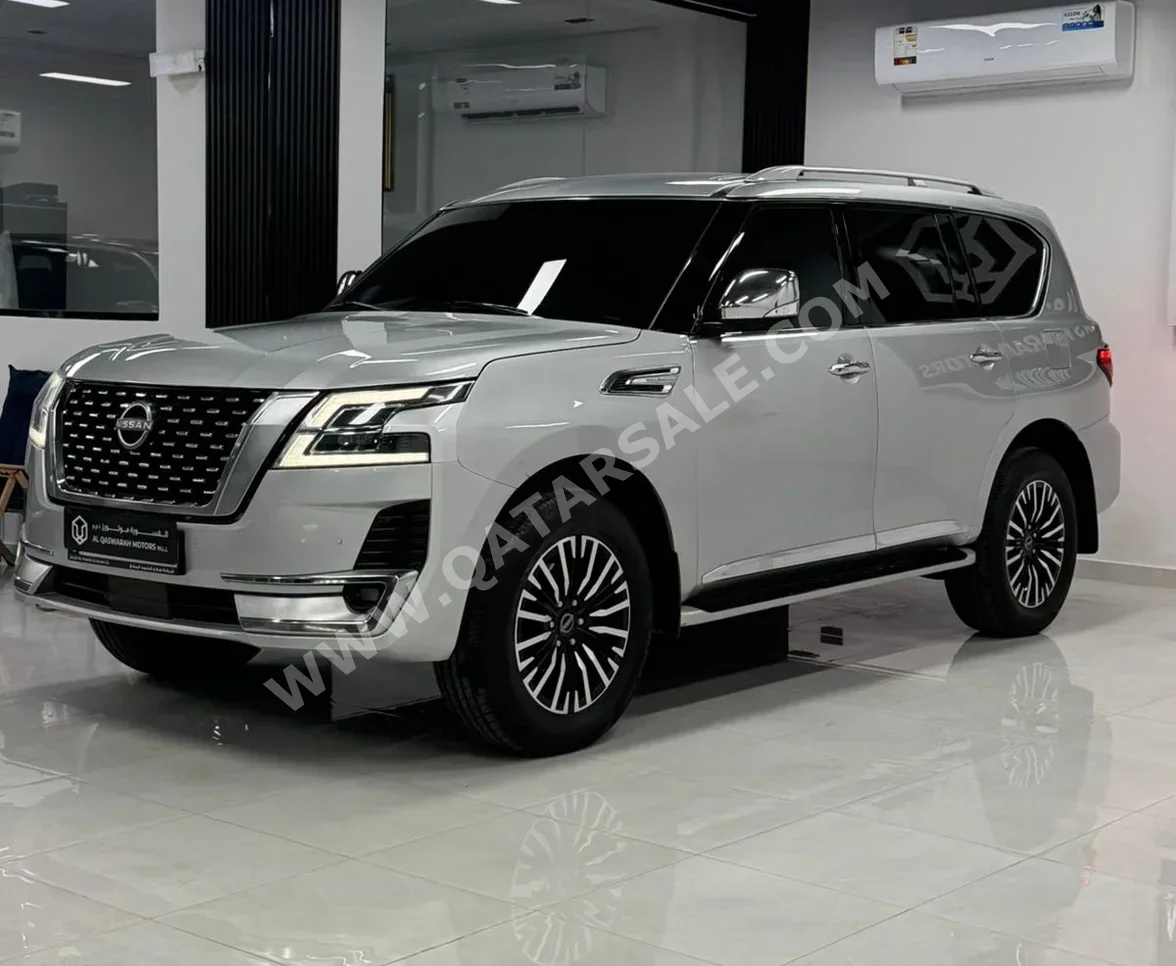 Nissan  Patrol  Platinum  2012  Automatic  90,000 Km  8 Cylinder  Four Wheel Drive (4WD)  SUV  Silver