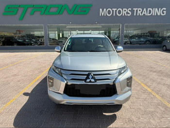 Mitsubishi  Pajero  Montero Sport  2023  Automatic  89,000 Km  6 Cylinder  Four Wheel Drive (4WD)  SUV  Silver