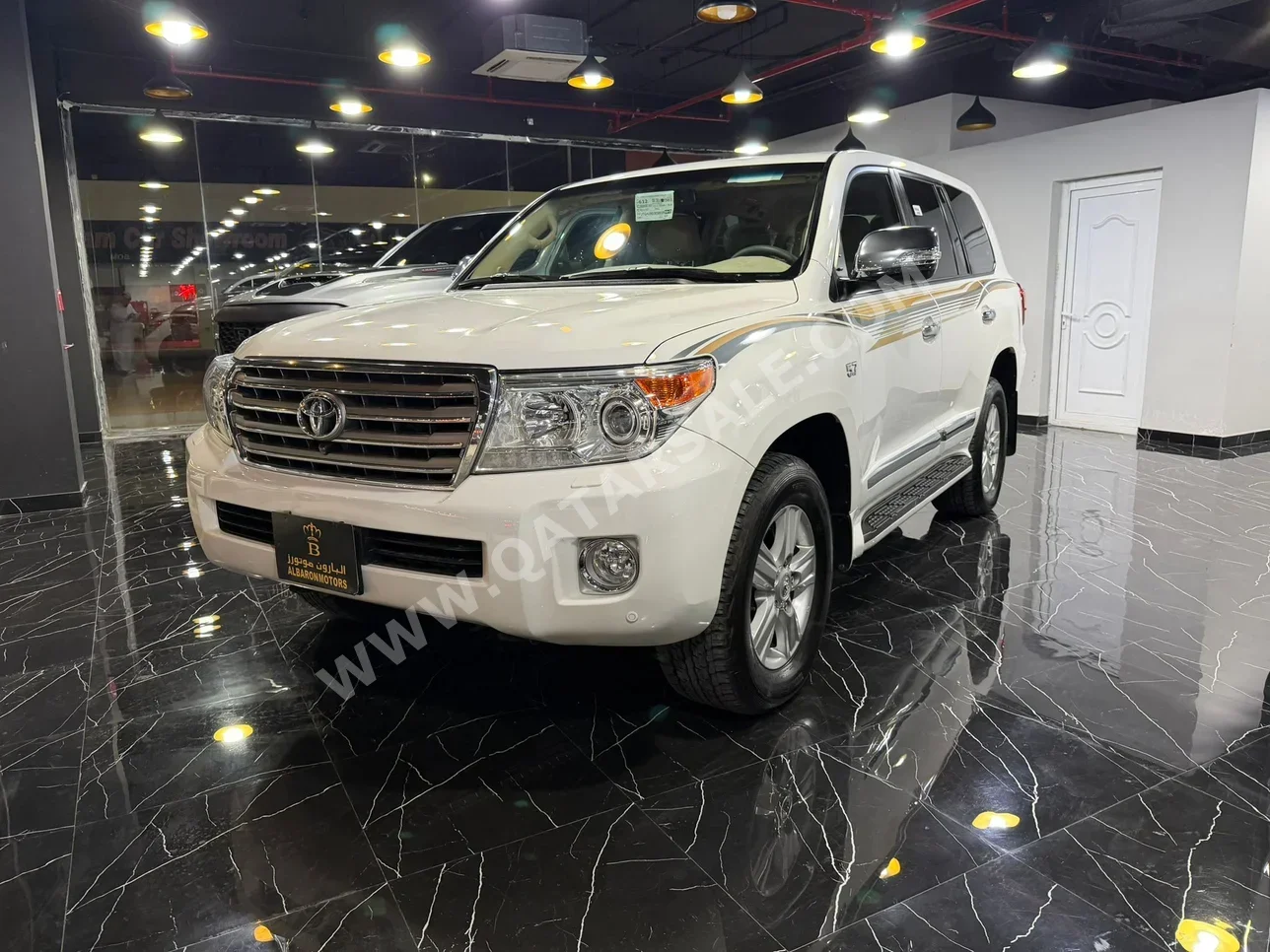 Toyota Land Cruiser VXR 2014 Automatic 19,000 Km 8 Cylinder Four Wheel Drive (4WD) SUV White