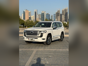 تويوتا  لاند كروزر  في اكس ار توين توربو  2026  اوتوماتيك  0 كم  6 سلندر  دفع رباعي  اس يو في  أبيض  تحت الضمان