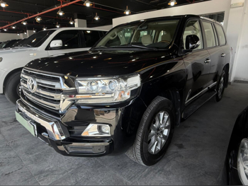 تويوتا  لاند كروزر  جي اكس ار  2018  اوتوماتيك  127,000 كم  8 سلندر  دفع رباعي  اس يو في  أسود
