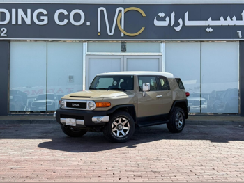 تويوتا  إف جي كروزر  2015  اوتوماتيك  229,000 كم  6 سلندر  دفع رباعي  اس يو في  بيج