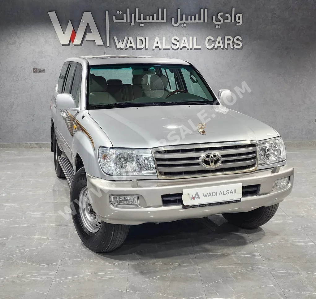 تويوتا  لاند كروزر  في اكس ار  2007  اوتوماتيك  425,000 كم  8 سلندر  دفع رباعي  اس يو في  فضي