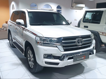 Toyota  Land Cruiser  GXR  2020  Automatic  229,000 Km  8 Cylinder  Four Wheel Drive (4WD)  SUV  White