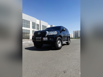 Toyota  Land Cruiser  GX  2017  Manual  382,000 Km  6 Cylinder  Four Wheel Drive (4WD)  SUV  Black
