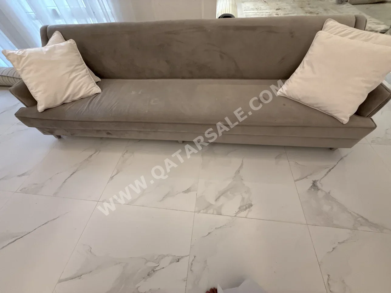 الأرائك والكنب والكراسي هوم سينتر  - مخمل  - اللون الرمادي