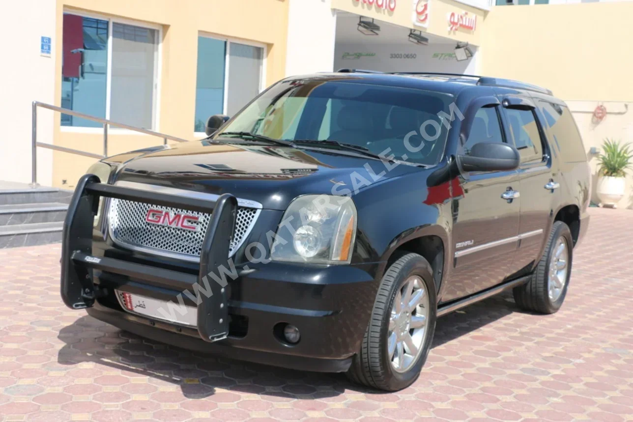 جي ام سي يوكون دينالي 2012 اوتوماتيك 207,000 كم 8 سلندر دفع رباعي اس يو في أسود