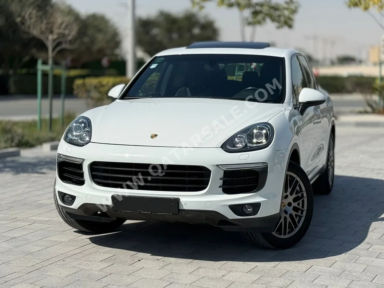 Porsche Cayenne S 2015 Automatic 90,000 Km 6 Cylinder Four Wheel Drive (4WD) SUV White