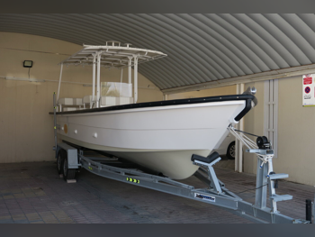 قوارب صيد وشراعية - باراكودا  - 28  - الامارات  - 2026  - أبيض