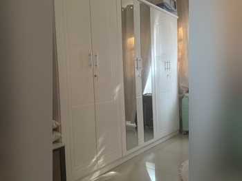 خزائن ودواليب الملابس والزينة - خزائن - أبيض