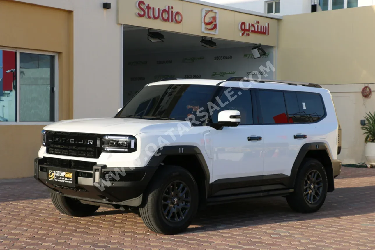 جيتور جي 700 كومفورت 2026 اوتوماتيك 6,000 كم 4 سلندر دفع رباعي اس يو في أبيض تحت الضمان