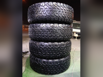 Tire & Rims BFgoodrich Made in United States of America (USA) / 4 Seasons 37125017 mm 17"