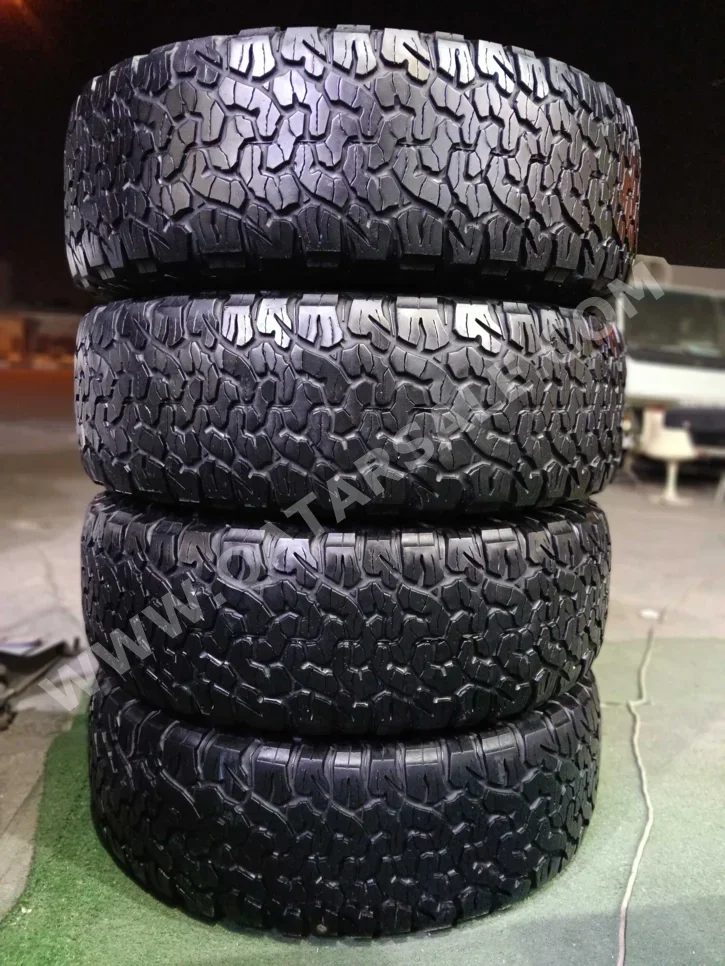 Tire & Rims BFgoodrich Made in United States of America (USA) /  4 Seasons  3157017 mm  17"