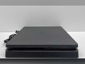 اجهزة العاب الفديو - سوني  - بلاي ستيشن 4  - 1 تيرابايت  -تشمل أجهز تحكم: 1