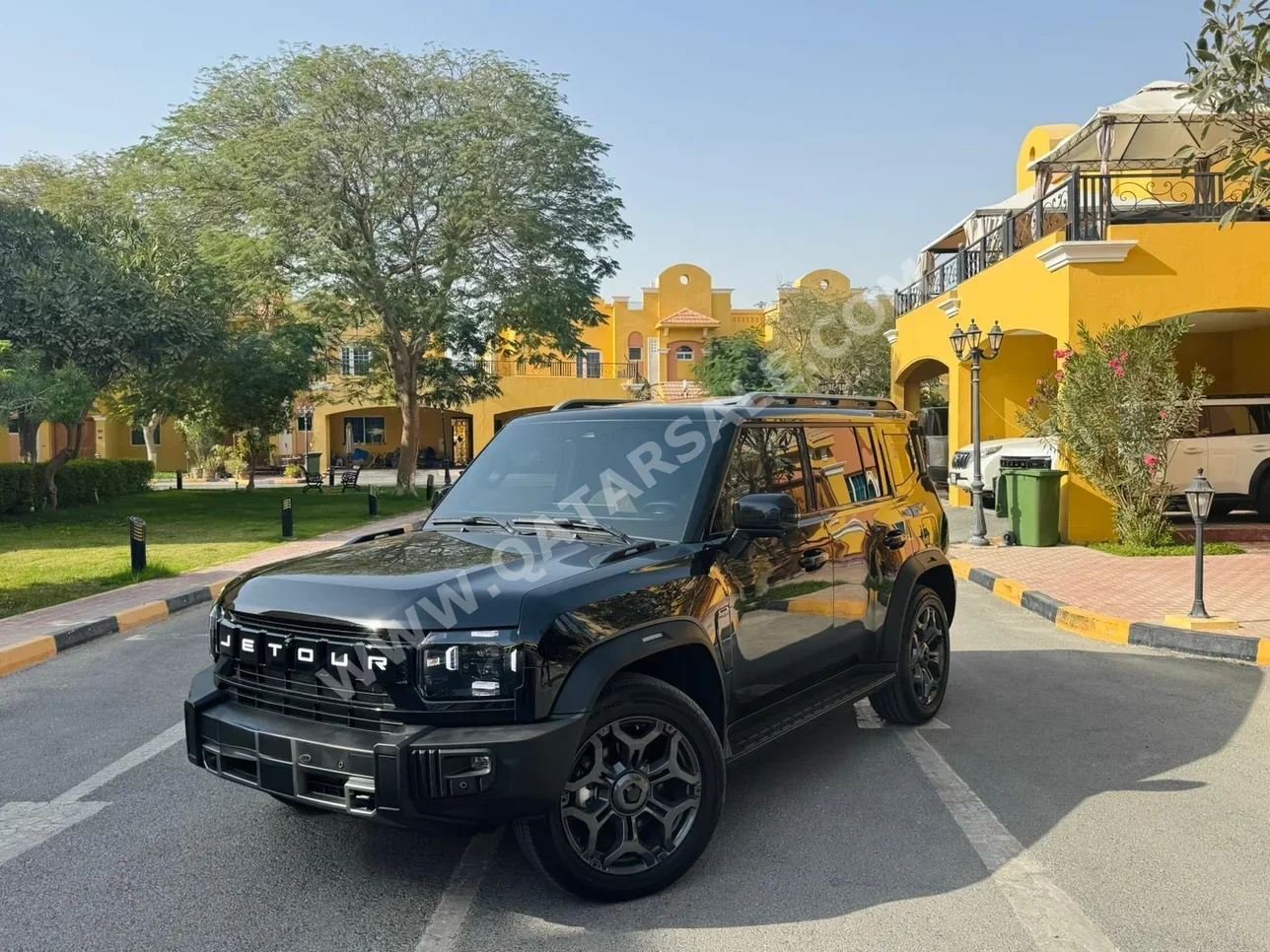 Jetour T2 Luxury 2025 Automatic 18,000 Km 4 Cylinder Four Wheel Drive (4WD) SUV Black With Warranty