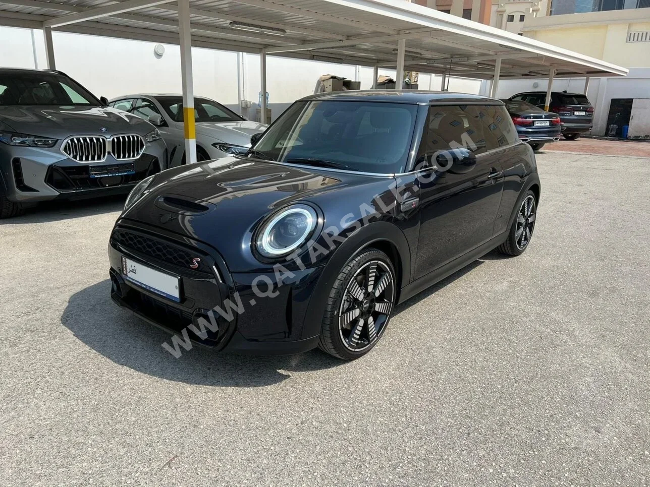 Mini Cooper S 2022 Automatic 50,000 Km 4 Cylinder Front Wheel Drive (FWD) Hatchback Dark Blue With Warranty