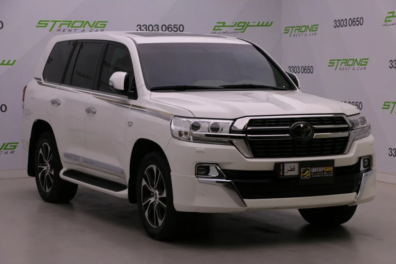 تويوتا لاند كروزر في اكس ار 2021 اوتوماتيك 111,000 كم 8 سلندر دفع رباعي اس يو في أبيض