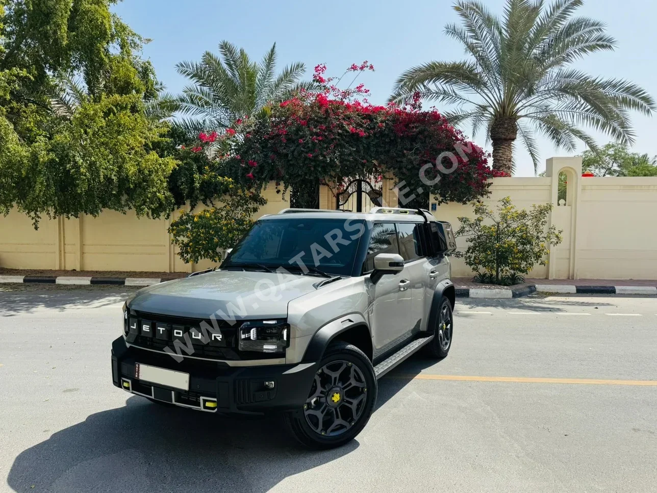 جيتور تي 2 لكجري 2025 اوتوماتيك 14,000 كم 4 سلندر دفع رباعي اس يو في رمادي تحت الضمان