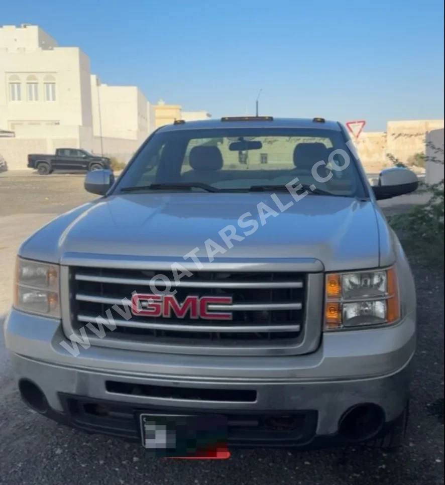 جي ام سي سييرا 1500 2012 اوتوماتيك 264,000 كم 8 سلندر دفع رباعي بيكب رمادي