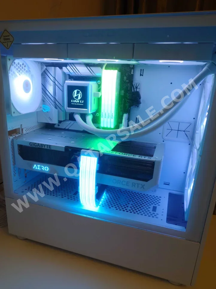 كمبيوتر ألعاب - إنتل كور أي7  - جيجابايت  - ان فيديا جي فورس  - ار تي اكس 4090  - 16 جيجابايت -  32 جيجابايت (8 × 4)  \ دي دي ار 4 - القرص الثابت:  512 جيجابايت - القرص الصلب:  1 تيرابايت