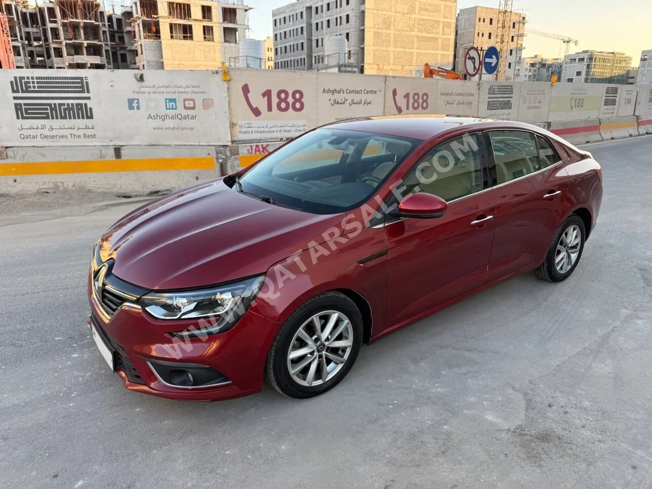 رينو ميغان 2019 اوتوماتيك 40,046 كم 4 سلندر سحب امامي سيدان أحمر