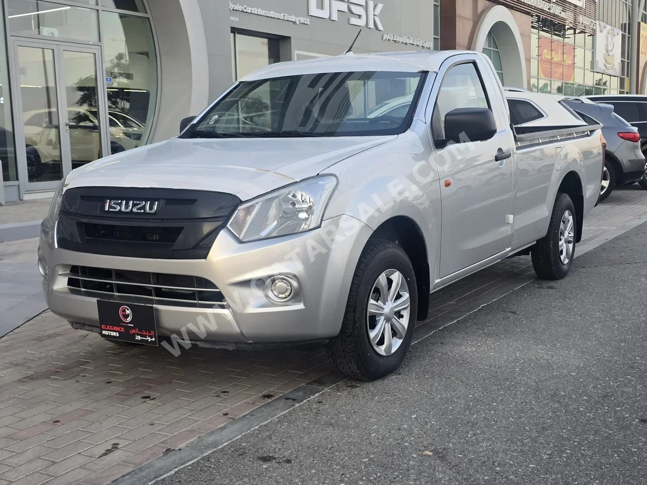 اسوزو دي-ماكس 2025 عادي 0 كم 4 سلندر دفع خلفي بيكب فضي